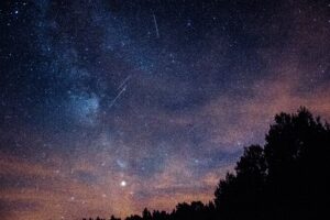 WHAT MAKES PERSEID METEOR SHOWER A BESTOWAL OF THE NIGHT?