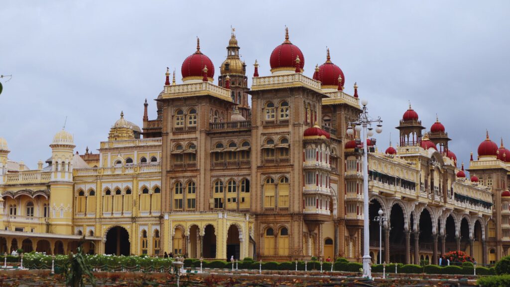 Exploring The Rich History of Fascinating Mysore Palace