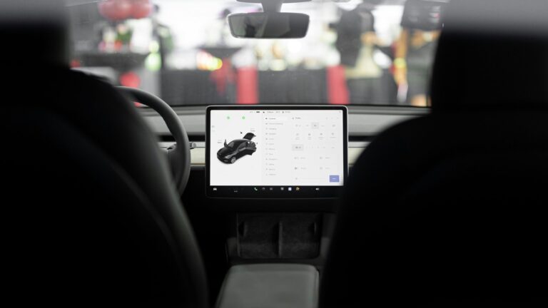 The Unnecessary Increase of Screen In Cars